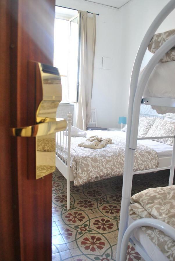 Sunrise Hostel & Rooms Palermo Bagian luar foto