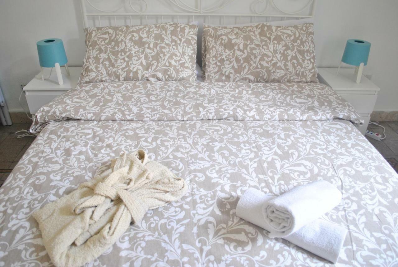 Sunrise Hostel & Rooms Palermo Bagian luar foto