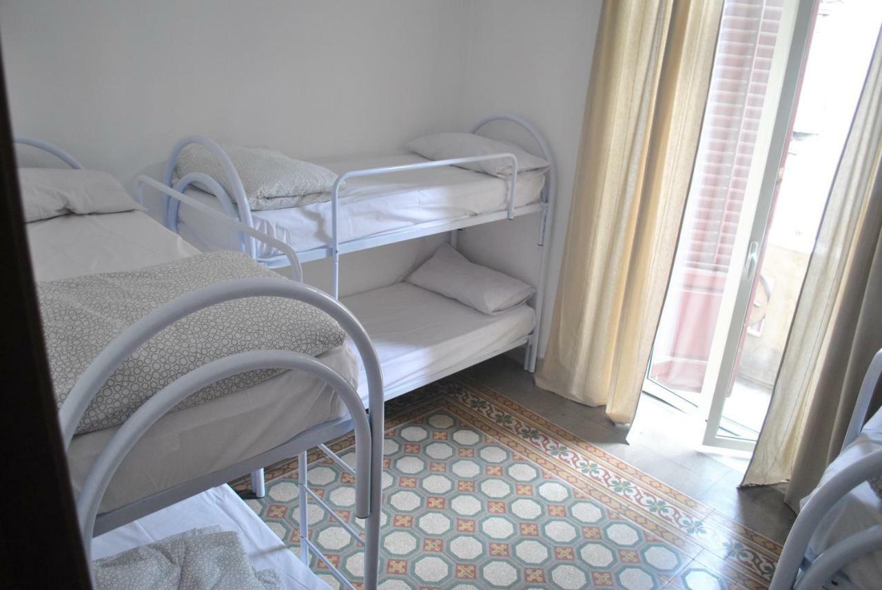 Sunrise Hostel & Rooms Palermo Bagian luar foto